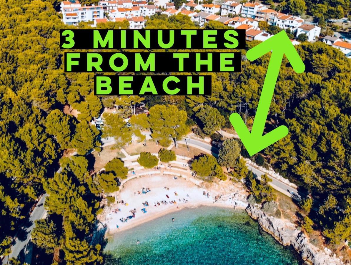 3 Minutes From The Beach: Lovely Studio Apartment بولا المظهر الخارجي الصورة